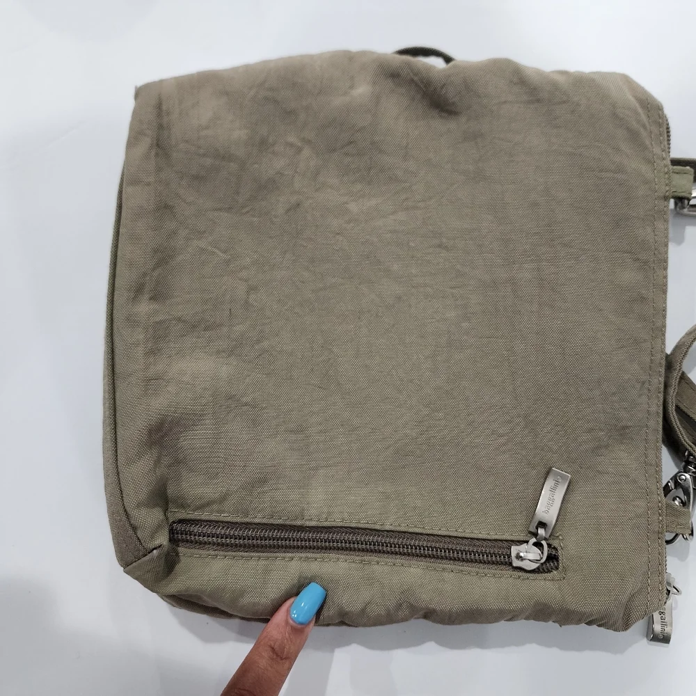 Baggallini Crossbody 3 Zip Top Closure Adjustable Beige Bag - Picture 5 of 7